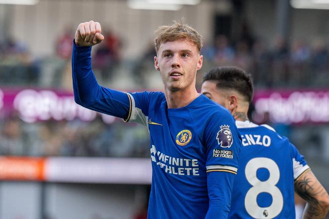 莱万：我经常带伤上场，肋骨骨折也硬撑；不着急决定未来（莱万：带伤出战成常态，肋骨骨折也咬牙撑；未来去向不急于定）