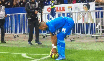 足球世界杯裁判否认偏袒传闻