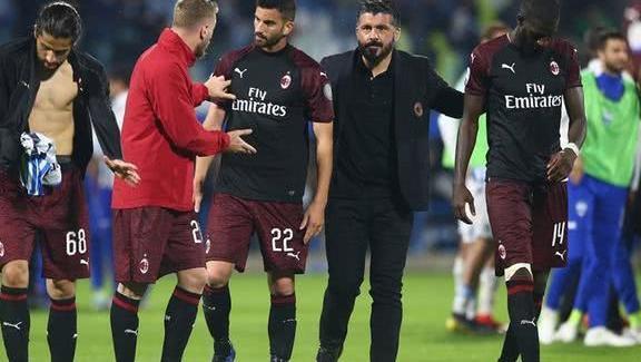 媒体人：邓涵文与云南玉昆更接近，重庆和铁人也有想法（知情人士称邓涵文更接近云南玉昆，重庆与铁人亦有意）