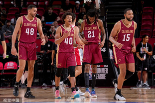 威少11月场均21+9+8，单月打出180俱乐部水准（威少11月场均21分9篮板8助攻，单月效率达180俱乐部标准）