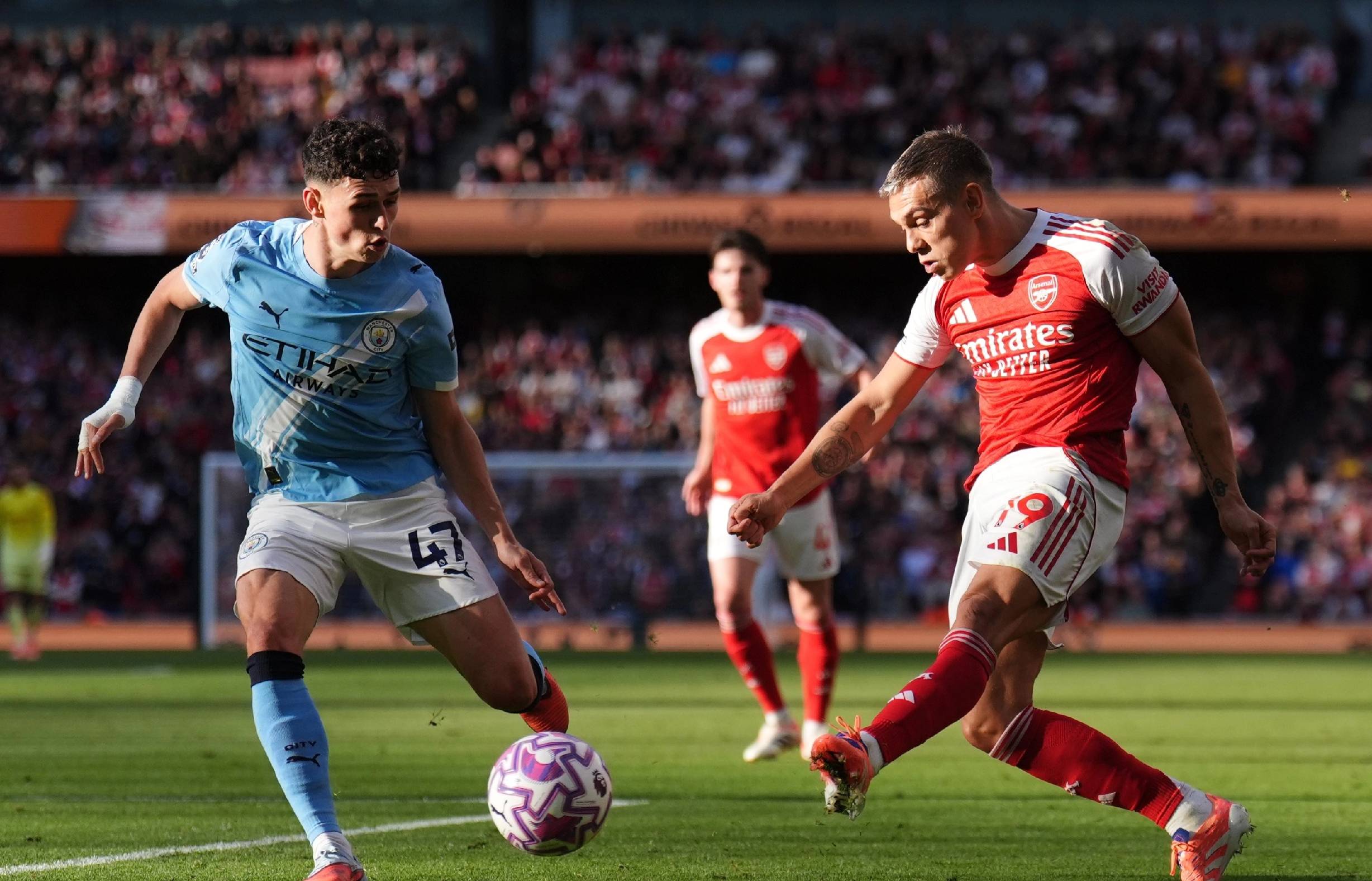 活塞成本赛季雷霆之后，第二支拿到20胜的球队（继雷霆之后，活塞成为本赛季第二支拿到20胜的球队）