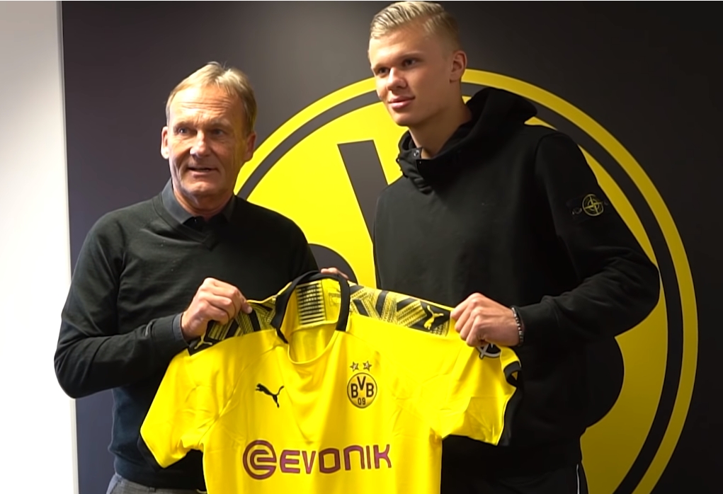 76场比赛10个帽子戏法，凯恩帽子戏法数来到德甲历史第五（凯恩76战收获10次帽子戏法，升至德甲历史帽子戏法榜第5）