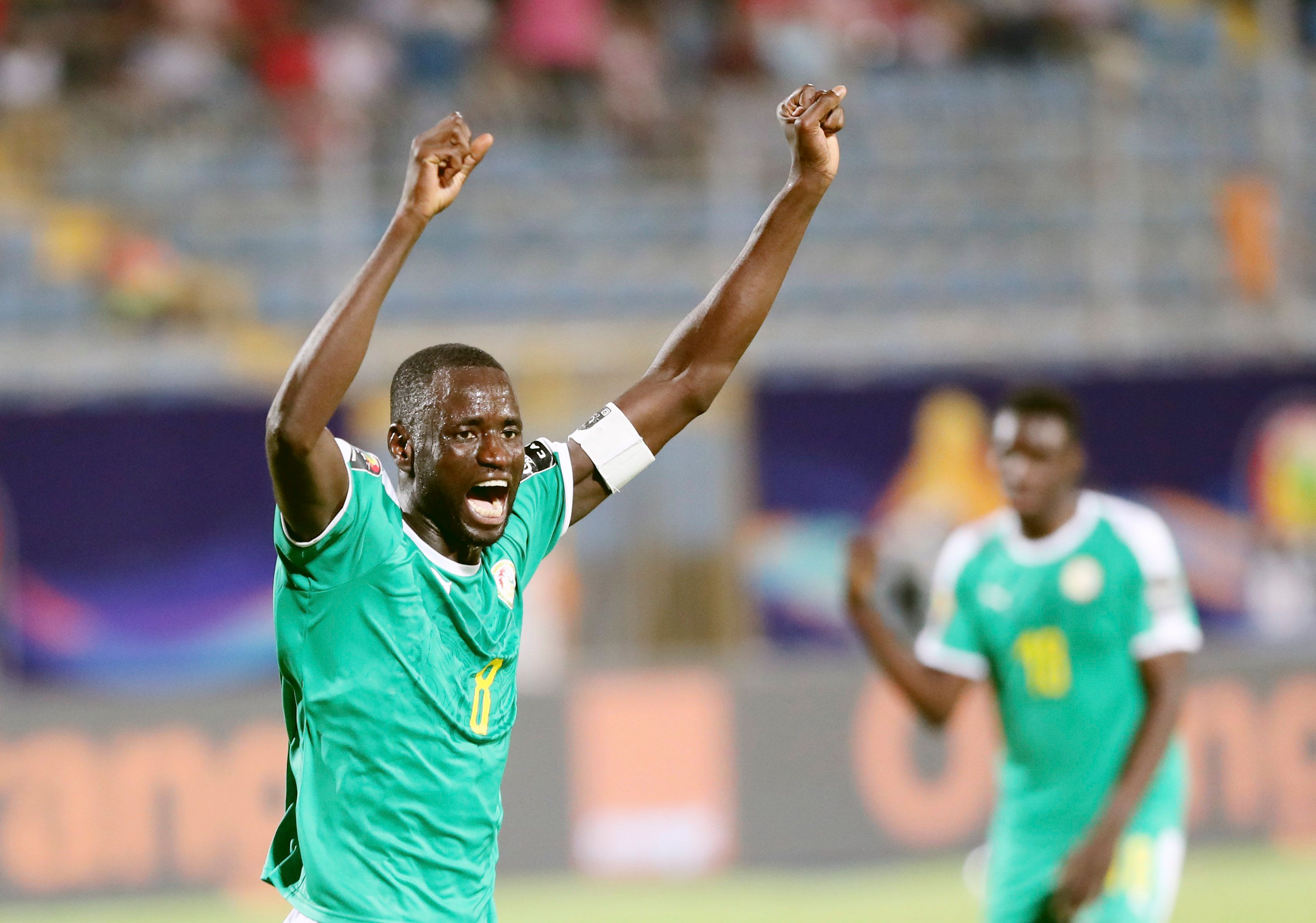 王洪亮：美国巴西身体强太多；若早跟她们踢热身赛或许会好些（王洪亮：美国、巴西对抗强度占优；若早安排热身赛或可改善表现）