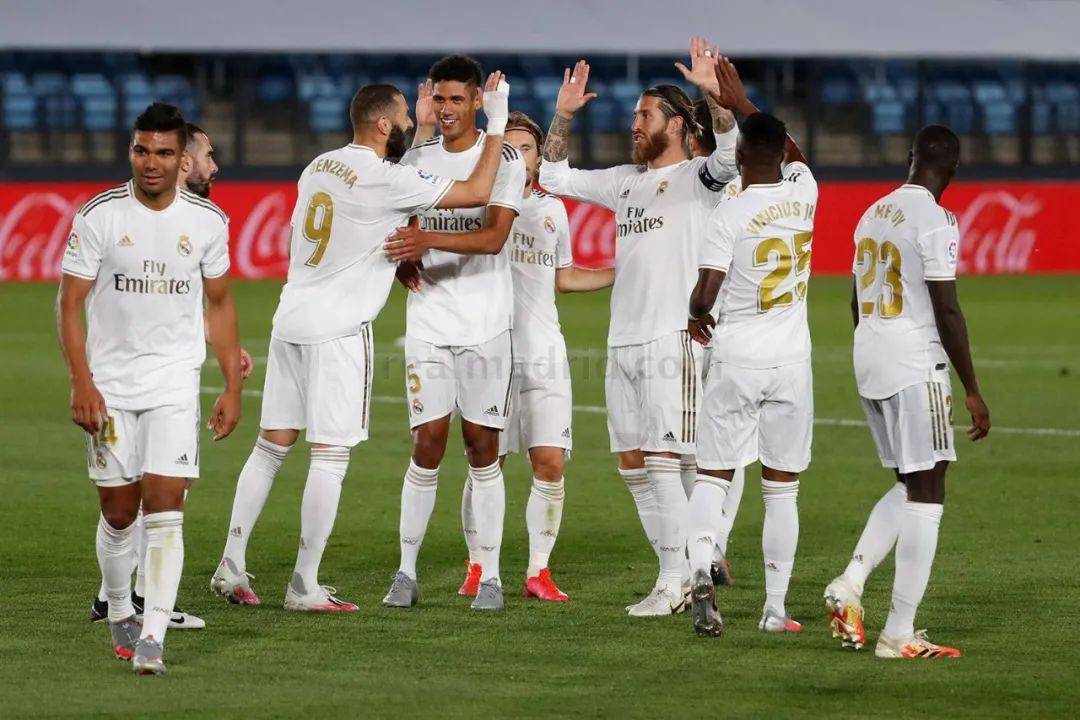 祸从口出！官方：多次争议言论，艾梅加被斯特拉斯堡队内禁赛（斯特拉斯堡官宣：艾梅加因多次争议言论被队内停赛）