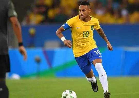 世体：法兰克福球迷在诺坎普制造骚乱，巴萨要求经济赔偿（世体：诺坎普爆发法兰克福球迷骚动，巴萨拟追索经济赔偿）