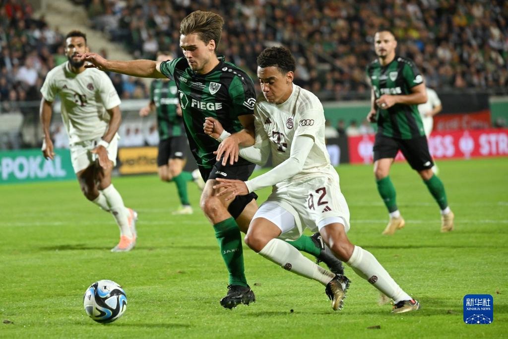 科尔：我们还没找到稳定的轮换体系，显然我们得先等库里回来