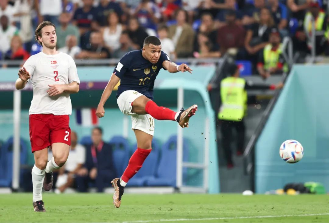 早报：拥有地表最强人类的从容感……怎么，你们没有吗？（早报：与地表最强同行的从容感——你们感受不到？）