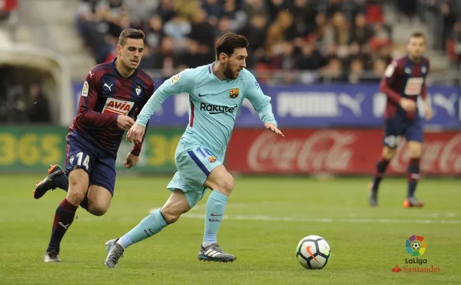 意媒：国米想让后防线年轻化，有意引入格伊、阿克或于帕（意媒：国米推动后防年轻化，相中格伊、阿克与于帕梅卡诺）