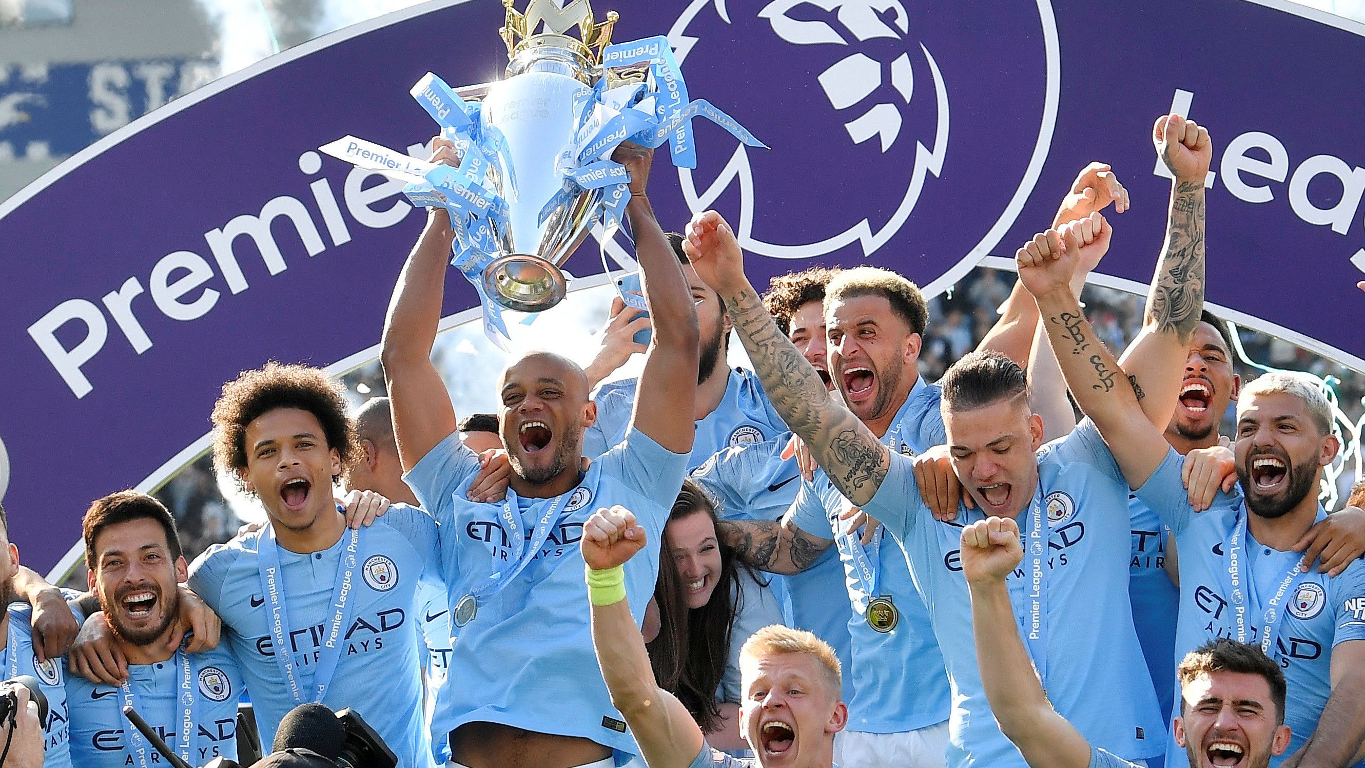 阿坎吉：我认为那根本不是点球，但我们不能给裁判判点的机会（阿坎吉：那球绝非点球，不过我们必须避免给裁判判点的机会）