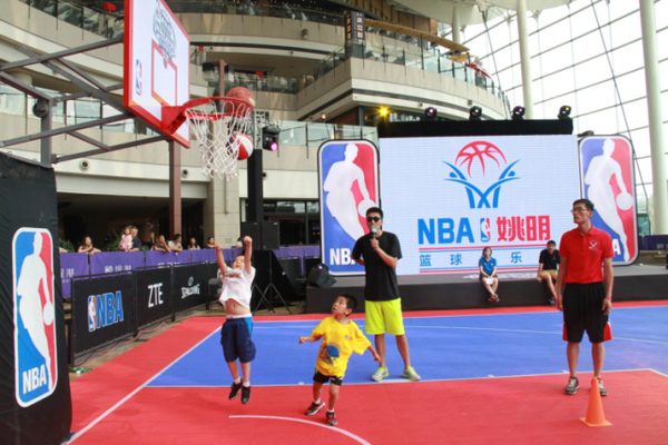 斯基拉：尤文派球探考察意大利20岁右后卫帕莱斯特拉（斯基拉：尤文派出球探考察20岁意大利右闸帕莱斯特拉）