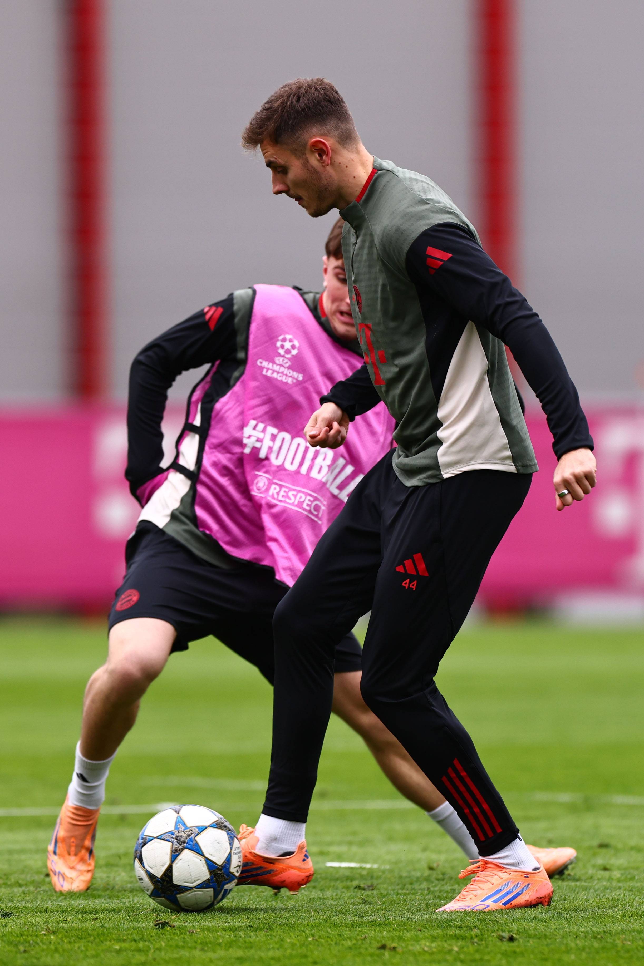 东体：申花有3名外援合同到期，与广岛一战是最后机遇（东体：申花三外援合同将满 对广岛之战或为最后机会）