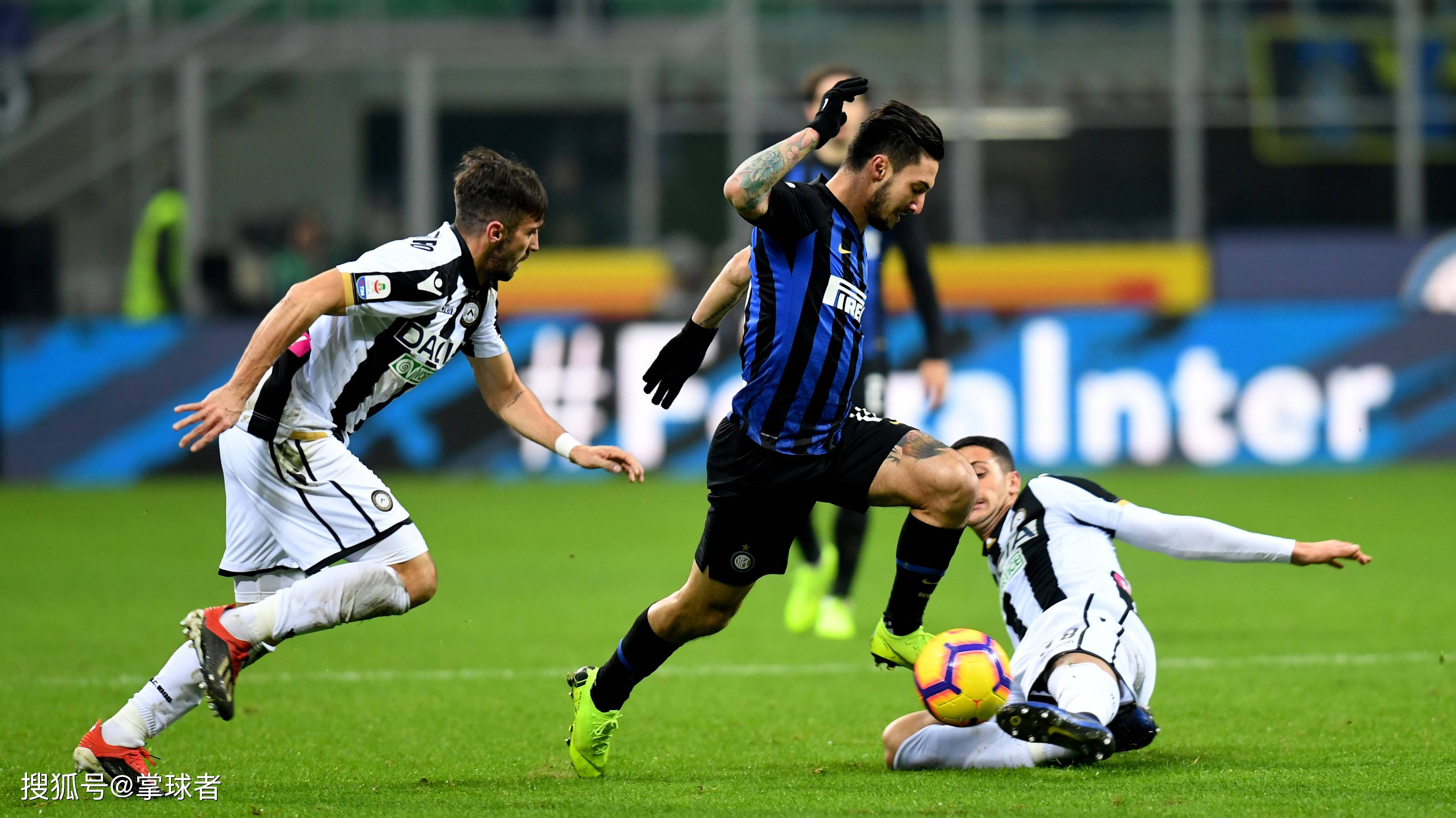 都体：乔纳森·戴维在尤文被孤立，队友从不邀请他聚餐（都体：乔纳森·戴维在尤文遭队内孤立 队友从未邀请其聚餐）