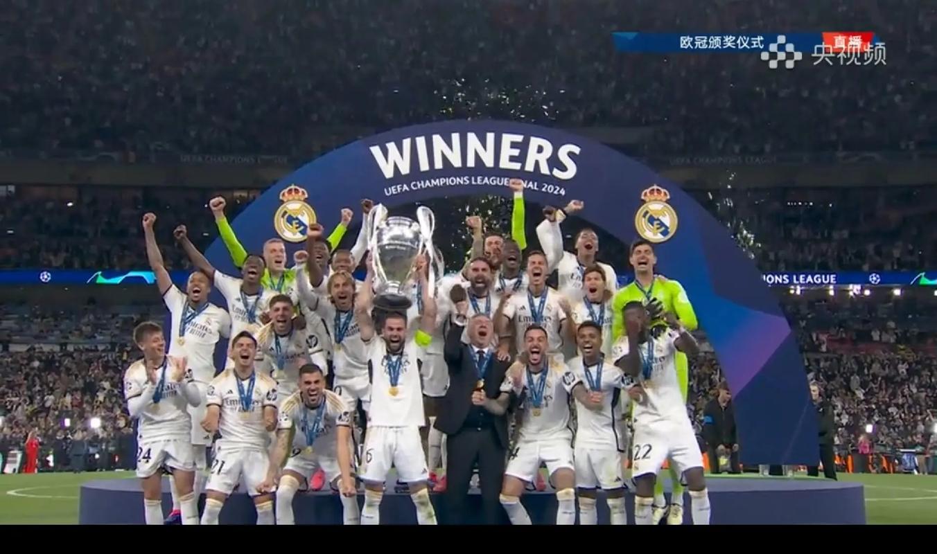 世体：阿隆索回归获利物浦球迷热烈欢迎，阿诺德却遭嘘声相待（世体：阿隆索归来获红军拥趸热烈致意，阿诺德反遭嘘声）